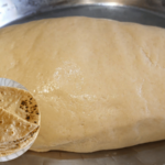 कणिक मळताना कोणती खबरदारी आपण घ्यायला हवी, वाचा