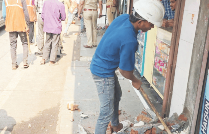 Kurla West demolition drive