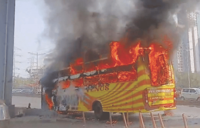 Malad Bus Fire News