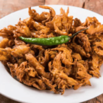 हिवाळ्यात घरच्या घरी हाॅटेलसारखी कांदा भजी करताना या टिप्स वापरा, वाचा