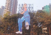 शिवाजी पार्कात बेकायदा होर्डिंग पहिला फौजदारी गुन्हा दाखल