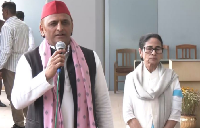 akhilesh yadav and mamata banerjee