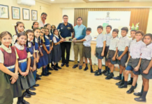 खाऊच्या पैशातून चिमुकल्यांनी दिला सैनिक निधी; 11 हजार रुपये केले जमा