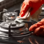 गॅस शेगडीचा बर्नर काळाकुट्ट झाला, हे करून पहा