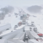 अमेरिकेत 100 गाड्या एकमेकांवर आदळल्या