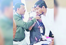 पैठणमध्ये निवडणूकच पळवण्याचा भाजपचा कट उधळला, मुदत संपल्यावर खिडकीतून एबी फॉर्म फेकले; मंत्र्यांपासून कार्यकर्त्यांपर्यंत सगळ्यांचा दबाव