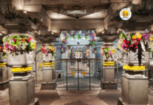 श्री विठ्ठल रुक्मिणी मातेच्या विवाह सोहळ्यानिमित्त आकर्षक फुलांची सजावट