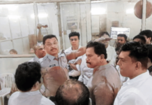 ठाण्यात शिवसेना, मनसेच्या उमेदवारांचा अर्ज बाद केल्याने संतापाचा भडका; शिंदे गटाच्या उमेदवारांसाठी यंत्रणा कामाला लागल्याचा आरोप