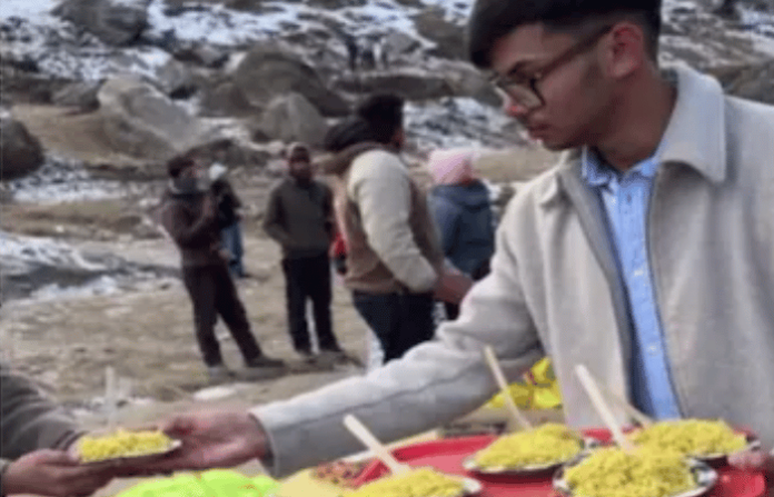 viral content creator earns rs 21,000 in one day selling maggi in mountains
