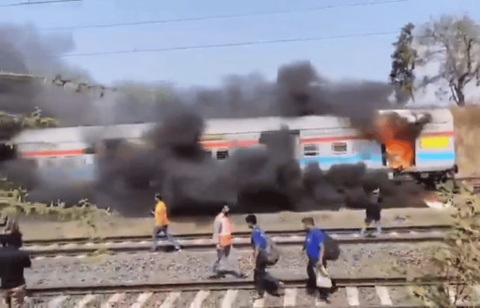 Guard coach of GT Express catches fire near Sindi station in Maharashtra