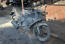 कोल्हापुरात थरारक घटना, धावत्या बाईकने घेतला पेट; व्यावसायिकाने प्रसंगावधान दाखवल्याने मोठा अनर्थ टळला