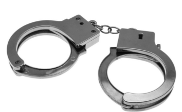 पाकिस्तानातील दहशतवादी संघटनेशी संबंध असल्याप्रकरणी, दिल्ली पोलिसांकडून ओडीशातील तरुणाला अटक Mumbai Crime Delivery Boy Arrested for Theft