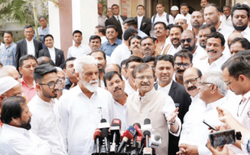 मंत्री दादा भुसे यांच्याकडून संजय राऊत यांच्याविरोधातील अब्रुनुकसानीचा दावा मागे, गिरणा कारखाना आरोपप्रकरणी संजय राऊत यांच्याकडून खेद व्यक्त