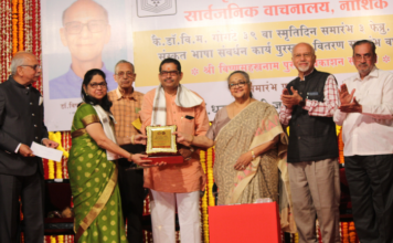 Sanskrit is the Foundation of Culture_ Dhanashree Didi at Nashik Event (7)