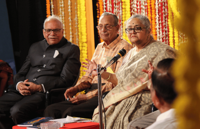 Sanskrit-is-the-Foundation-of-Culture_-Dhanashree-Didi-at-Nashik-Event-Swadhyay-pariwar (2)