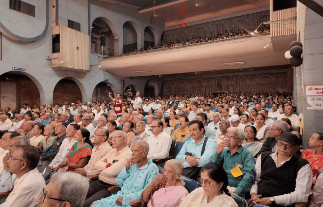 Sanskrit-is-the-Foundation-of-Culture_-Dhanashree-Didi-at-Nashik-Event-Swadhyay-pariwar (2)