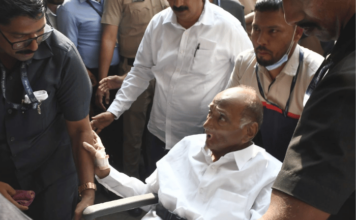 Sharad Pawar Health Update – शरद पवारांची प्रकृती पुन्हा बिघडली, पुण्यातील रुबी रुग्णालयात केलं दाखल