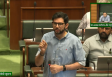 परीक्षेला आलेली मुले रस्त्यावर, ब्रिजखाली, फुटपाथवर झोपतात; आदित्य ठाकरे यांनी वेधले लक्ष