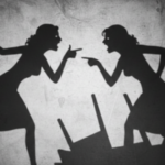 खोबऱ्यावरून वाद; कल्याणमध्ये महिलेला बेदम मारहाण