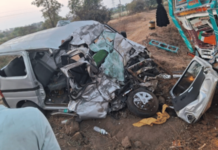 Accident news – नगर-दौंड महामार्गावर भीषण अपघात; एकाच कुटुंबातील तिघांसह चालकाचा मृत्यू, एक गंभीर जखमी