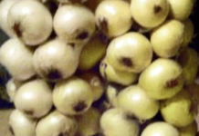 पेण, वडखळमध्ये गुजरातच्या कांद्याने केली घुसखोरी; पीक उशिरा आल्याची संधी साधून ग्राहकांची फसवणूक