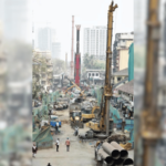 एल्फिन्स्टन पुलाचा सांगाडा मध्य रेल्वेच्या हद्दीत ‘लटकला, 12 तासांच्या मोठ्या ब्लॉकसाठी रेल्वे बोर्डाची अद्याप परवानगी नाही