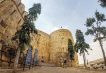 फिरस्ती – पराक्रमाची प्रचीती देणारा सौंदत्ती दुर्ग