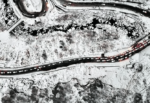 सिक्कीममध्ये जोरदार बर्फवृष्टी, त्सोमगो तलावाजवळ 541 वाहने अडकली