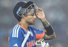 ICC T20 WC – सूर्यकुमार बाद होताच हार पत्करली, संघाआधी क्रिकेटप्रेमींनीच मैदान सोडले