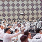 पहिल्याच महासभेत घमासान; ठाणे महापालिकेत शिंदे गटाच्या मनमानीविरोधात भाजप उपमहापौर कृष्णा पाटील यांनी खुर्ची सोडून विचारला जाब