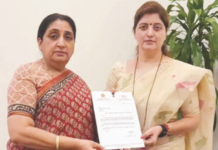 रूपाली चाकणकर यांचा महिला आयोगाच्या अध्यक्षपदाचा तडकाफडकी राजीनामा; खरात फाइल्सने घात केला, प्रदेशाध्यक्ष पदही जाणार