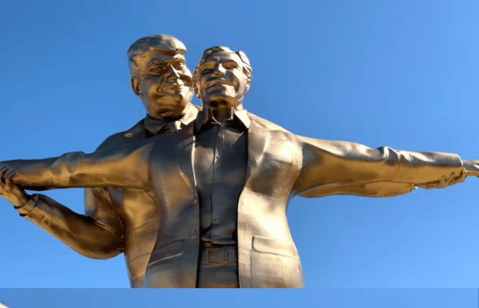 Satirical Titanic Statue of Trump and Epstein Appears in Washington DC Saamana