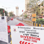 बोंबला! कडाक्याच्या उन्हात वाहतूककोंडीत ‘मरा’, शीव, एल्फिन्स्टन पुलाचे काम रखडले, आता परळच्या उड्डाणपुलाचा एक मार्ग बंद