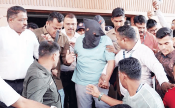 पोलीस कोठडीत 29 मार्चपर्यंत वाढ, खरातविरोधात संताप… कोर्टाबाहेर पोलिसांची गाडी रोखण्याचा प्रयत्न