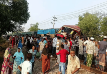 बांगलादेशात कुमिल्ला येथे रेल्वे-बसचा भीषण अपघात; 12 प्रवाशांचा मृत्यू तर अनेक जखमी