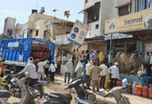 पेट्रोल, डिझेल, गॅस बंद होणार! अफवेने काल रात्रीपासून नांदेडात पेट्रोल पंपावर व गॅस एजन्सीवर रांगाच रांगा, प्रशासन सुस्त