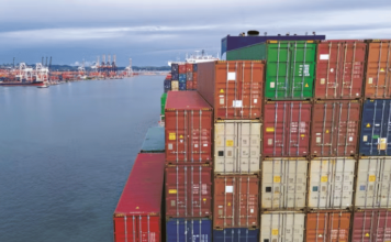 जेएनपीए बंदरात विविध मालाचे 5000 कंटेनर अडकून पडले, शिपिंग कंपन्या संकटात