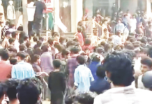 ‘एक रुपयात बूट’च्या ऑफरमुळे चेंगराचेंगरी