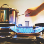 स्वयंपाकाच्या गॅसची अशी करा बचत, हे करून पहा