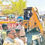 श्रीक्षेत्र मढी येथील अतिक्रमणांवर हातोडा, यात्रेसाठी प्रशासन इन ऍक्शन