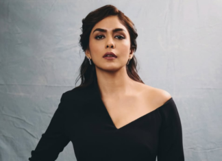 Photo – मृणाल ठाकूर ब्लॅक अॅण्ड बोल्ड