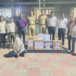 फ्लॅटमध्ये सुरू असलेल्या बनावट नोटांचा छापखानावर पोलिसांचा छापा, 21 लाखांचे नकली चलन जप्त; एकाला अटक