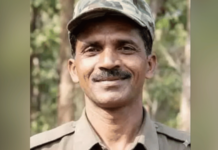 मोस्ट वाँटेड नक्षलवादी कमांडर चेलुरी नारायण राव 8 सहकाऱ्यांसह पोलिसांना शरण