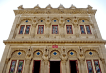 सेनापती महादजी शिंदे यांचे समाधीस्थळ – `शिंदे छत्री’ स्मारक