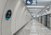 भुयारी मेट्रो प्रवास पूर्णतः मोबाईल नेटवर्कबाहेर, प्रवाशांची गैरसोय; कंत्राटदार नियुक्तीचा घोळ कायम