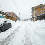 हिमाचलमध्ये हवामान बिघडले, लाहौलमध्ये पुन्हा हिमवृष्टी सुरू; सफरचंद बागायतदार चिंतेत