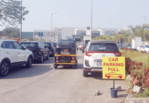 आरे जेव्हीएलआर स्थानकात खासगी गाड्यांच्या पार्किंगचा प्रश्न बिकट; ‘ऍक्वा लाईन’च्या मेट्रो भवनसाठी 2028 साल उजाडणार