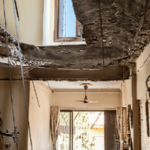 डोंबिवलीत पहिल्या मजल्यावरील फ्लॅटचा स्लॅब तळमजल्यावर कोसळला, ‘आधार’ने केली 45 कुटुंबे निराधार इमारत तत्काळ रिकामी केली