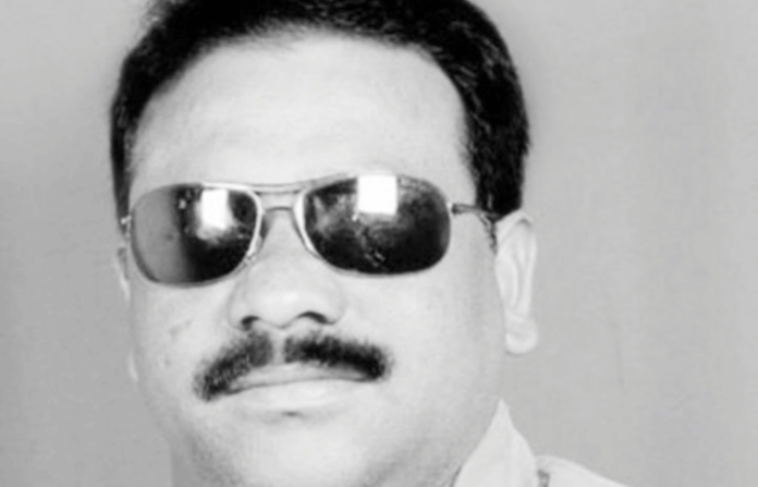 devotee-dies-of-heart-attack-while-trekking-to-kadepathar-temple