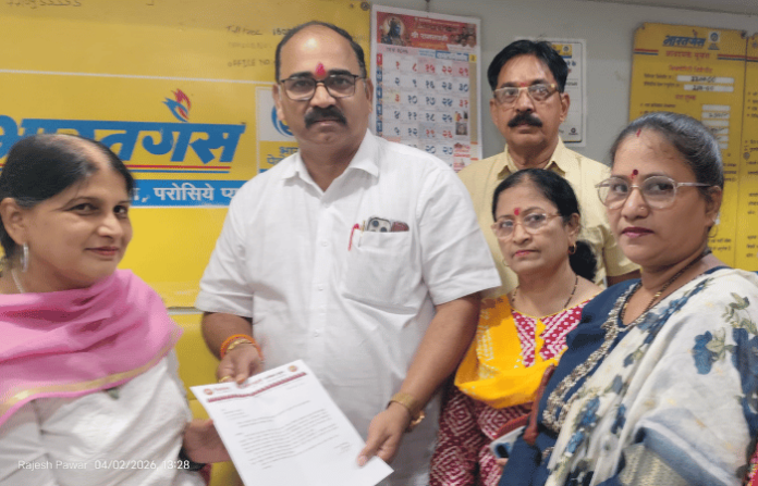 shiv sena cracks down on black marketing of gas cylinders